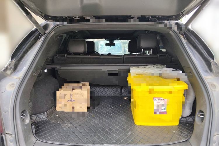 Used Cadillac XT5 2020 28T Luxury Version Trunk