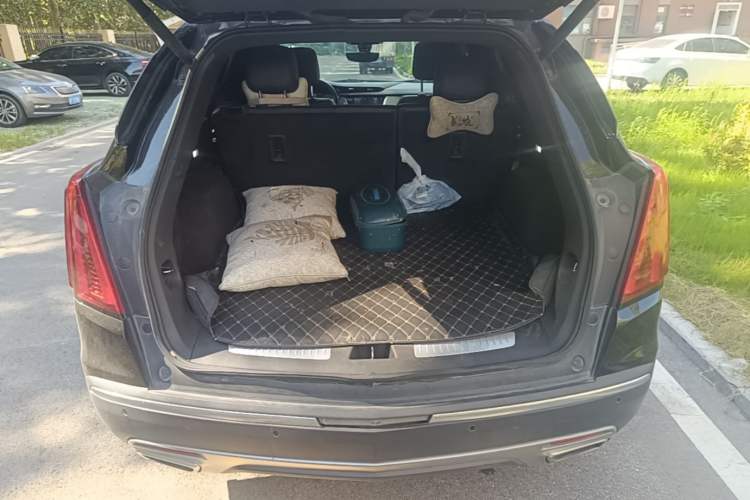 Used Cadillac XT5 2020 28T Luxury Version Trunk