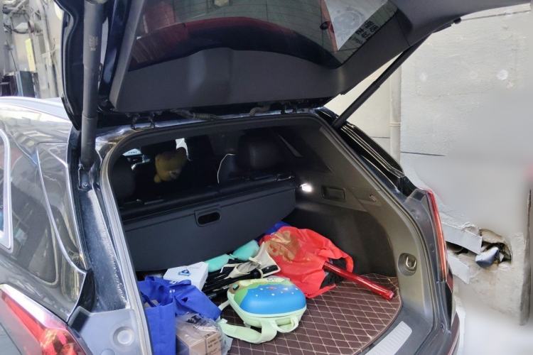 Used Cadillac XT5 2020 28T Luxury Version Trunk