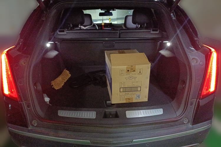 Used Cadillac XT5 2020 28T Luxury Version Trunk