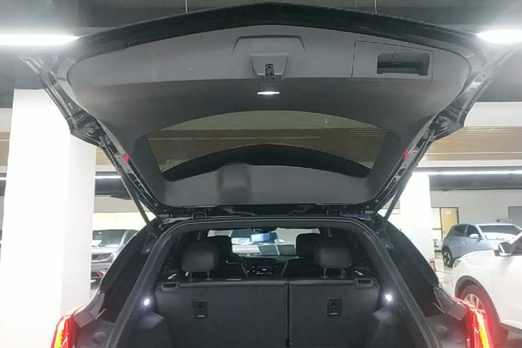 Used Cadillac XT5 2020 28T Tech Edition Trunk
