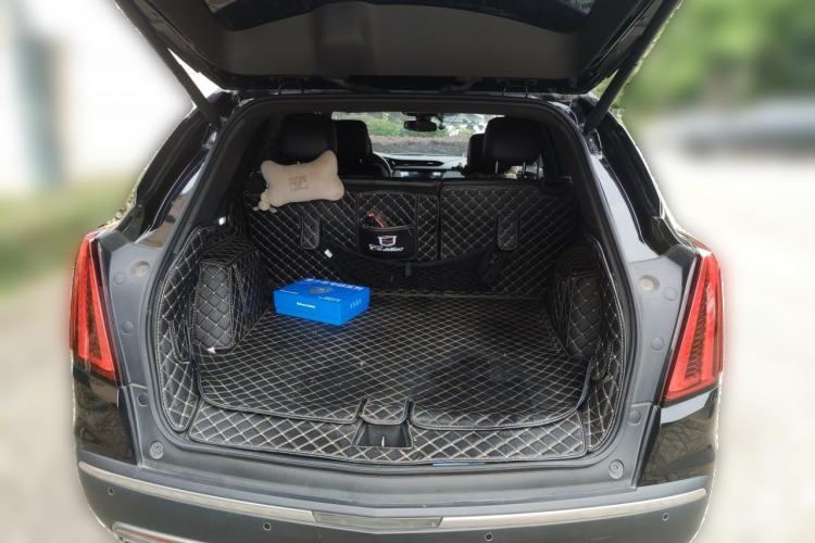Used Cadillac XT5 2020 28T Luxury Version Trunk