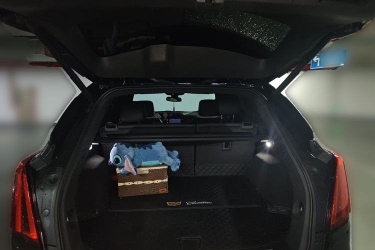 Used Cadillac XT5 2020 28T Luxury Version Trunk