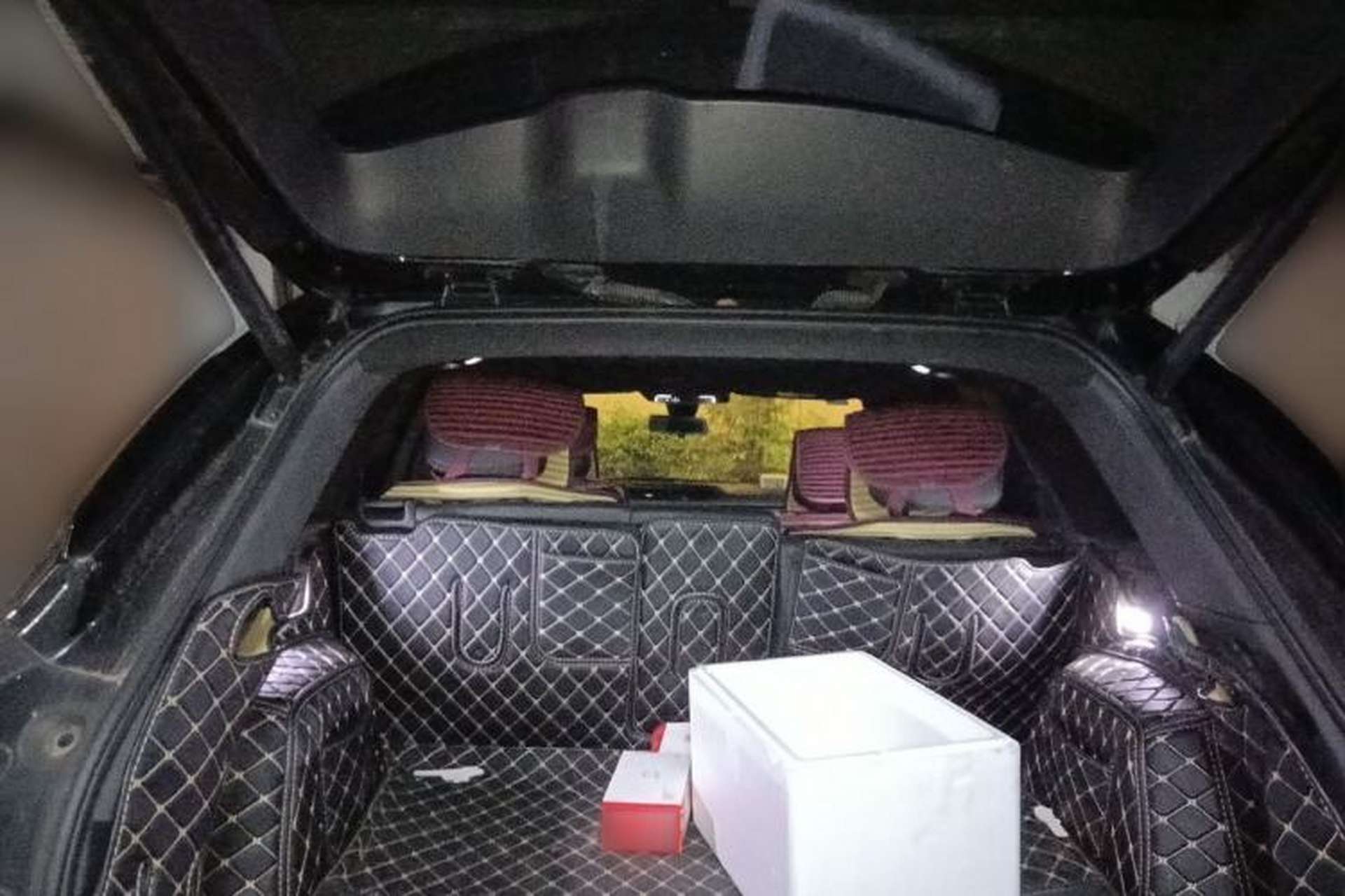 Used Cadillac XT5 2020 28T Luxury Version Trunk
