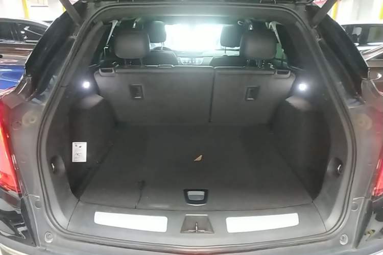 Used Cadillac XT5 2020 Revised Version 28T Luxury Edition Trunk
