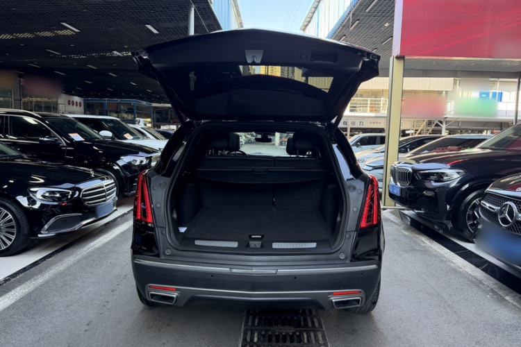 Used Cadillac XT5 2020 28T Luxury Version Trunk