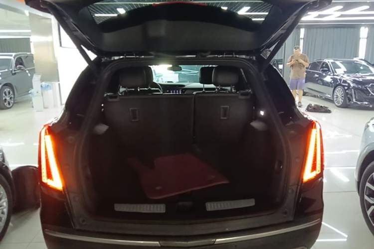 Used Cadillac XT5 2020 Revised Version 28T Luxury Edition Trunk