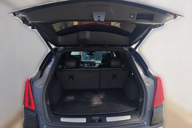 Used Cadillac XT5 2020 28T Luxury Version Trunk