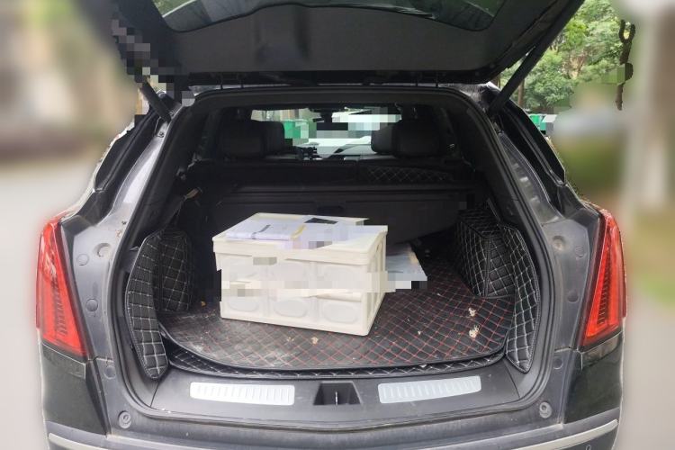 Used Cadillac XT5 2020 28T Luxury Version Trunk