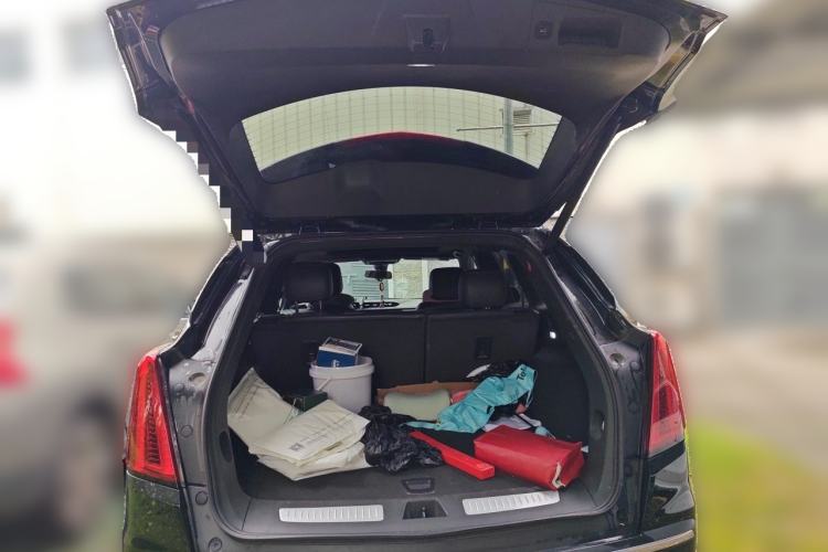 Used Cadillac XT5 2020 28T Luxury Version Trunk