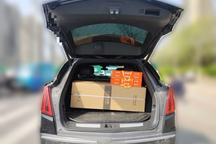 Used Cadillac XT5 2020 28T Luxury Version Trunk
