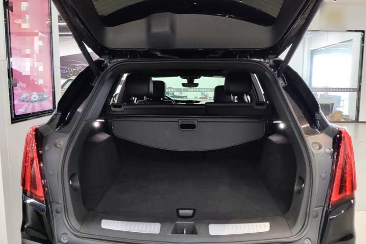 Used Cadillac XT5 2020 28T Luxury Version Trunk