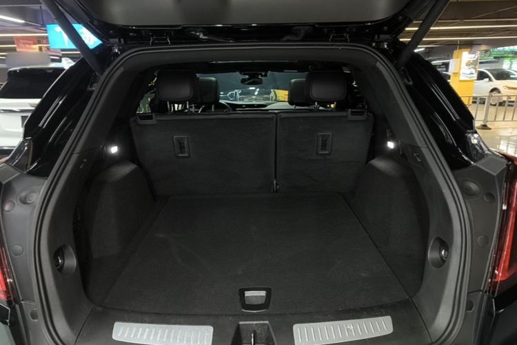 Used Cadillac XT5 2020 28T Luxury Version Trunk