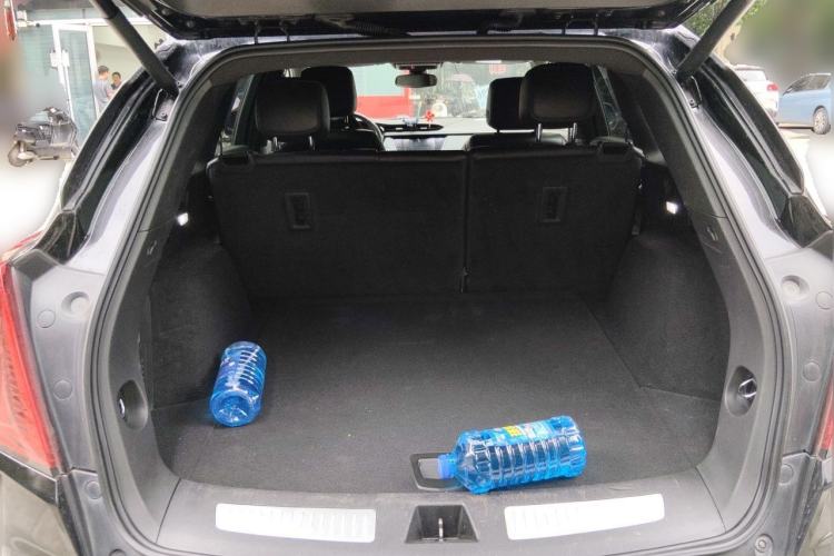 Used Cadillac XT5 2020 28T Luxury Version Trunk