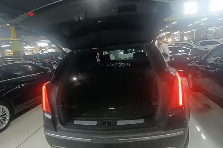 Used Cadillac XT5 2020 Revised Version 28T Luxury Edition Trunk