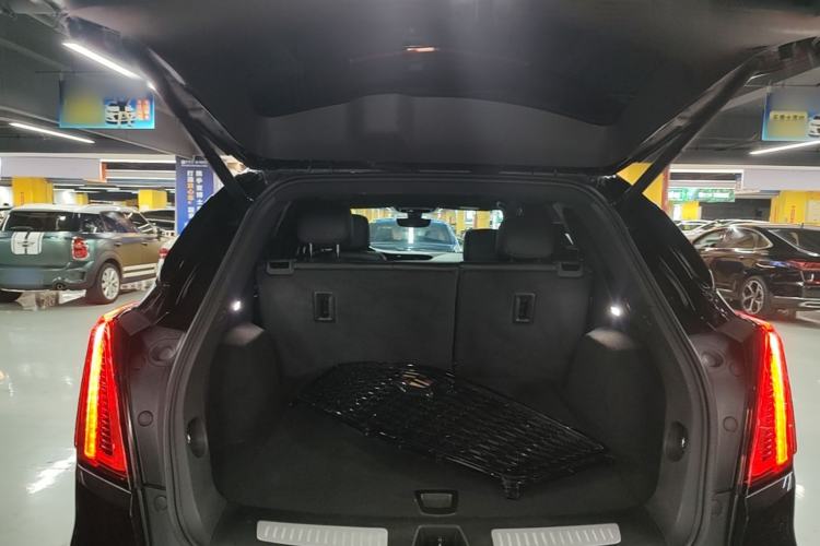 Used Cadillac XT5 2020 28T Luxury Version Trunk