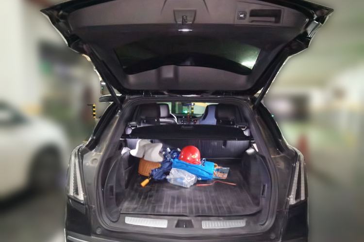 Used Cadillac XT5 2020 Updated Version 28T All-Wheel Drive Leading Sporty Type Trunk