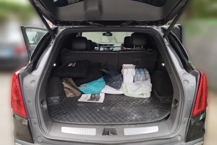 Used Cadillac XT5 2020 28T Luxury Version Trunk