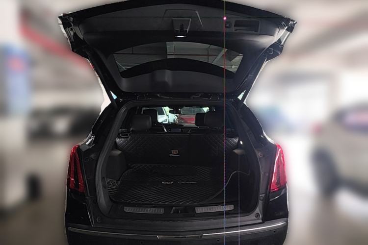 Used Cadillac XT5 2020 28T Luxury Version Trunk