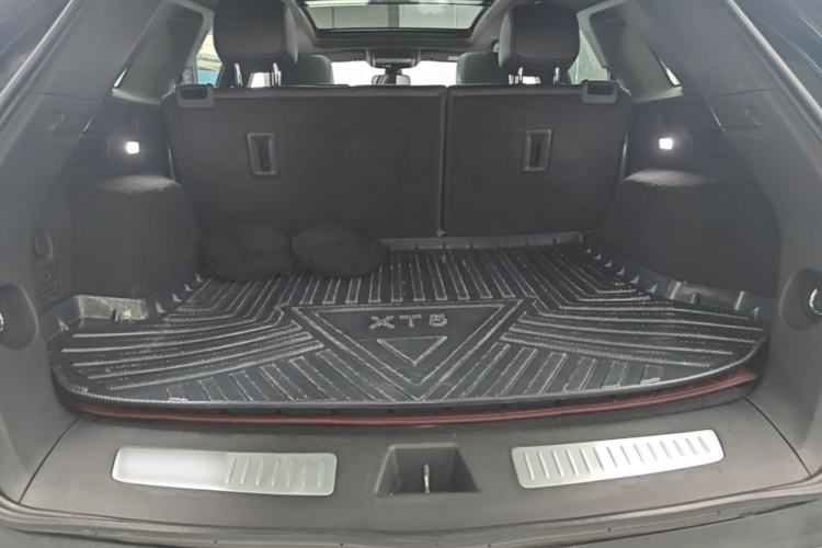 Used Cadillac XT5 2020 Revised Version 28T Luxury Edition Trunk