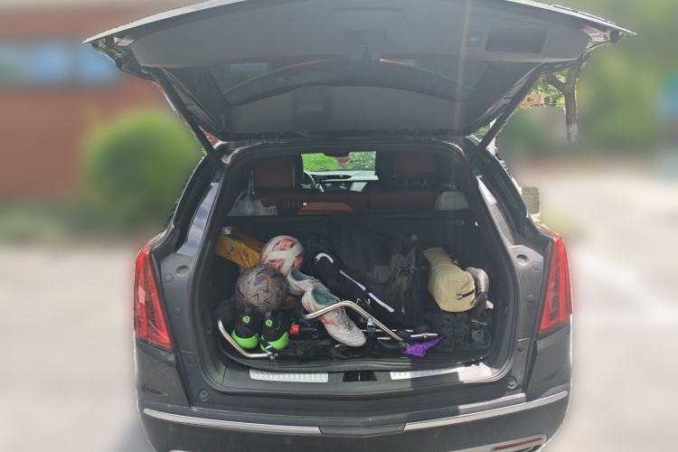 Used Cadillac XT5 2020 28T Luxury Version Trunk