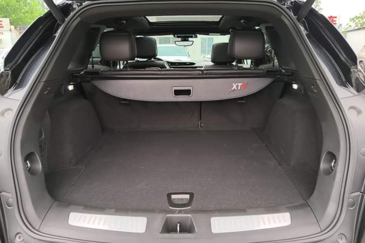 Used Cadillac XT5 2020 Revised Version 28T Luxury Edition Trunk