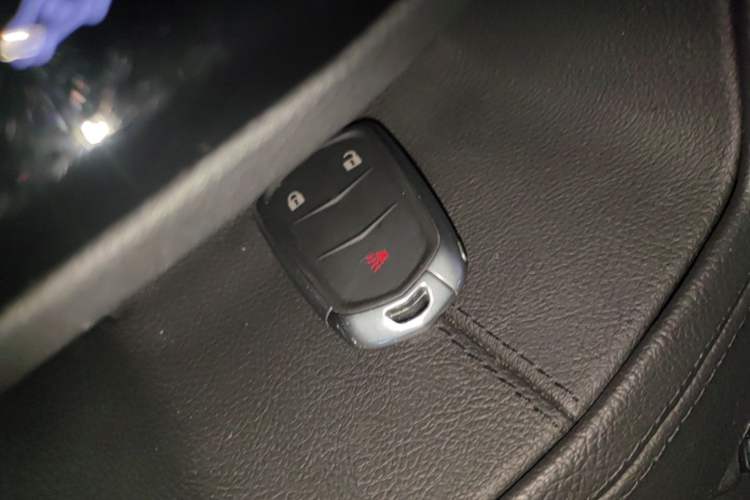 Used Cadillac XT5 2020 28T Tech Edition Vehicle Key