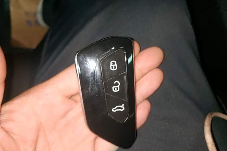 Used Cadillac XT5 2020 28T Tech Edition Vehicle Key