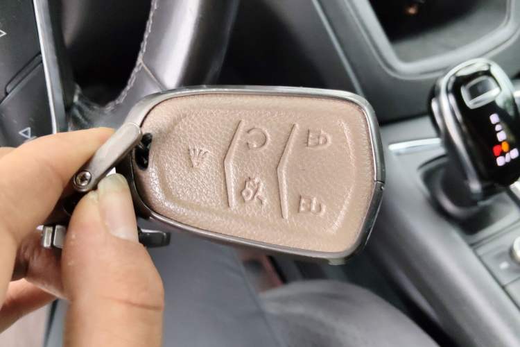 Used Cadillac XT5 2020 28T Luxury Version Vehicle Key