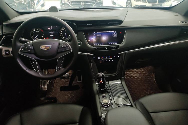 Used Cadillac XT5 2020 Revised Version 28T Luxury Edition Center Console