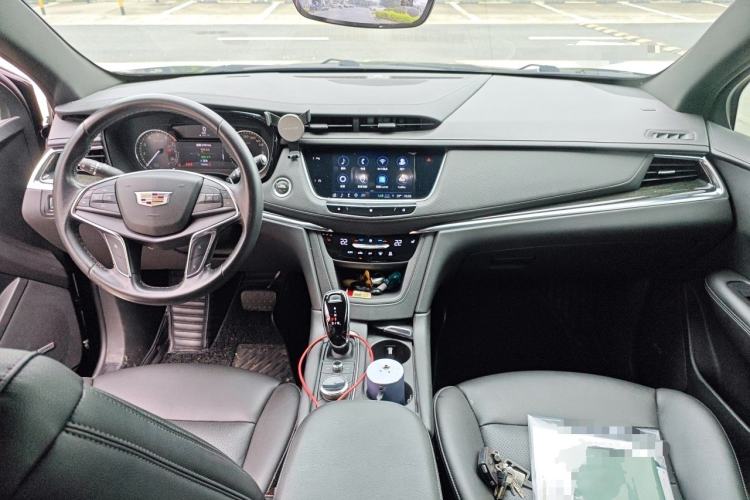 Used Cadillac XT5 2020 Revised Version 28T Luxury Edition Center Console