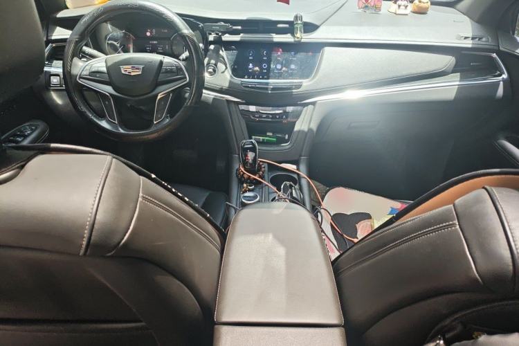 Used Cadillac XT5 2020 Revised Version 28T Luxury Edition Center Console