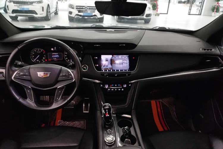 Used Cadillac XT5 2020 Revised Version 28T Luxury Edition Center Console