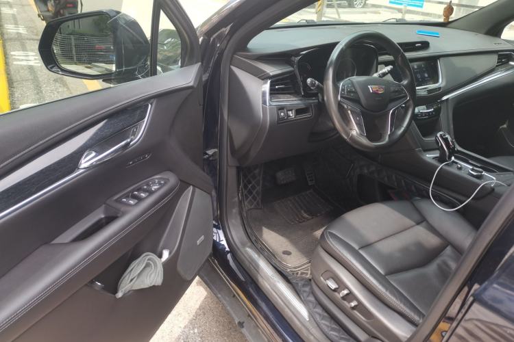 Used Cadillac XT5 2020 28T Luxury Version Driver Seat