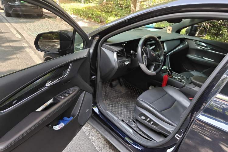 Used Cadillac XT5 2020 Revised Version 28T Luxury Edition Driver Seat