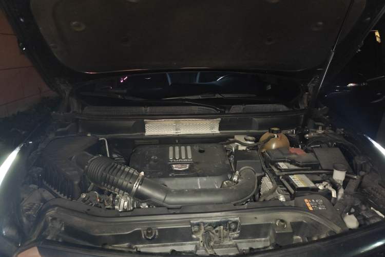 Used Cadillac XT5 2020 Revised Version 28T Luxury Edition Engine Bay