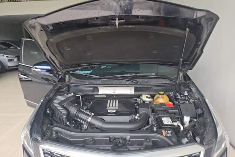 Used Cadillac XT5 2020 Revised Version 28T Luxury Edition Engine Bay