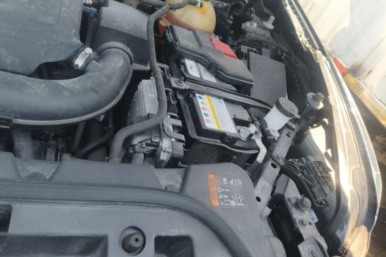 Used Cadillac XT5 2020 28T Luxury Version Engine Bay Left