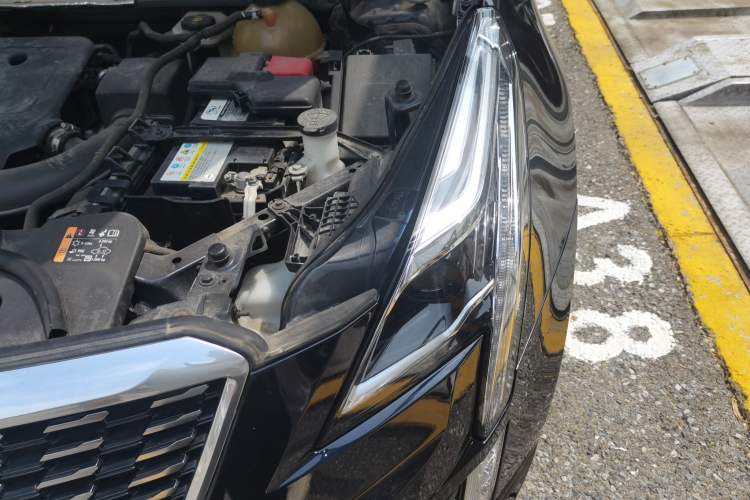 Used Cadillac XT5 2020 28T Luxury Version Engine Bay Left