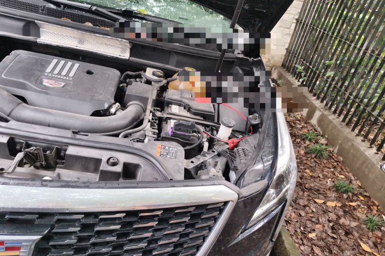 Used Cadillac XT5 2020 28T Luxury Version Engine Bay Left