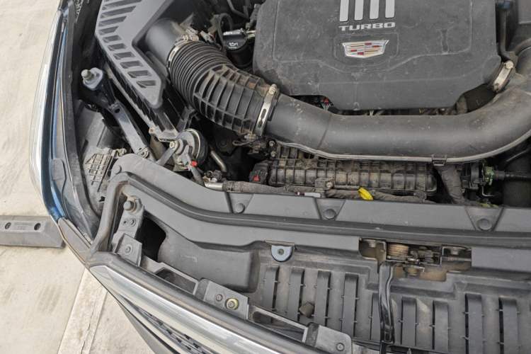 Used Cadillac XT5 2020 Revised Version 28T Luxury Edition Engine Bay Right