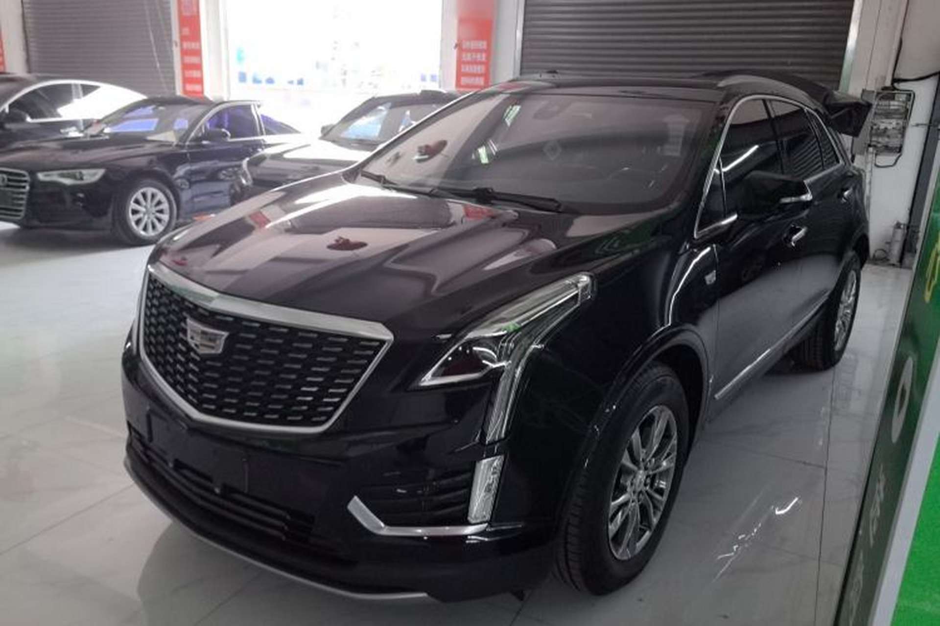Used Cadillac XT5 2020 28T Luxury Version Front Left 45 Deg