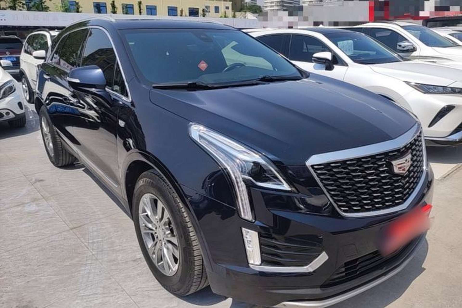 Used Cadillac XT5 2020 28T Luxury Version Front Right 45 Deg