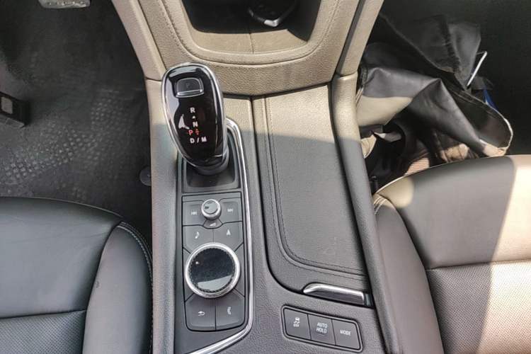 Used Cadillac XT5 2020 28T Luxury Version Gear Lever