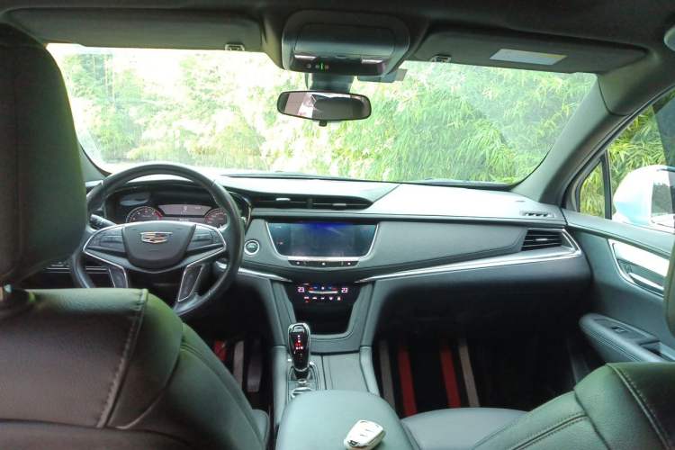 Used Cadillac XT5 2020 28T Tech Edition Headliner