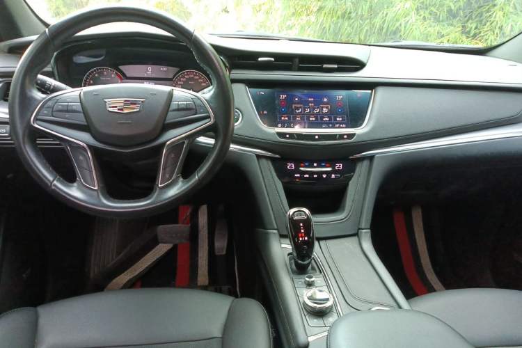 Used Cadillac XT5 2020 28T Tech Edition Interior 2