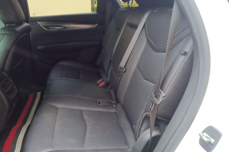 Used Cadillac XT5 2020 28T Tech Edition Interior 4