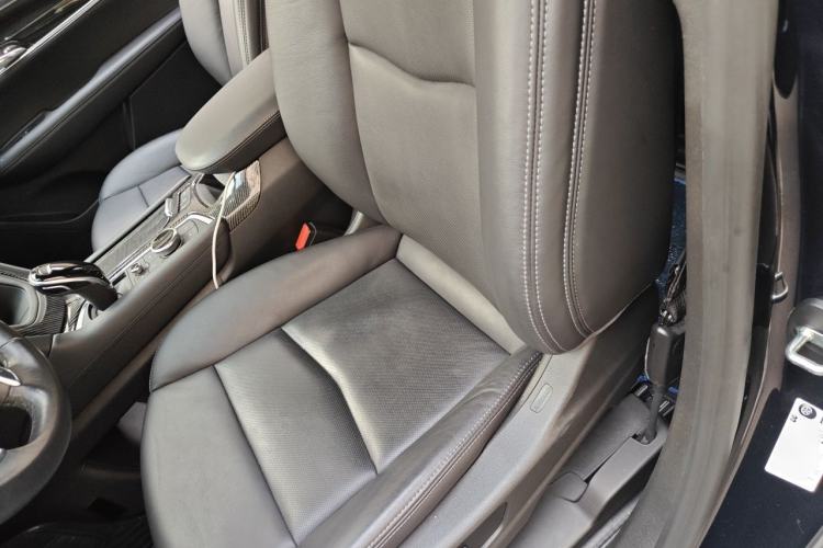 Used Cadillac XT5 2020 Revised Version 28T Luxury Edition Left Front Seat