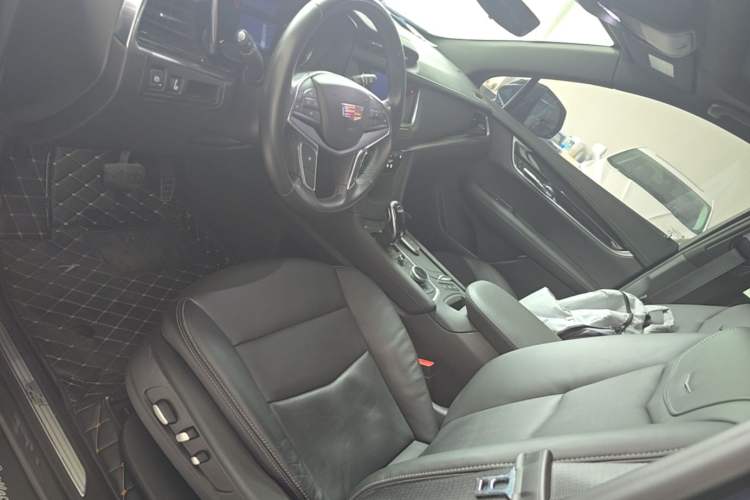 Used Cadillac XT5 2020 Revised Version 28T Luxury Edition Left Front Seat