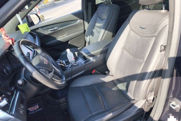 Used Cadillac XT5 2020 Revised Version 28T Luxury Edition Left Front Seat